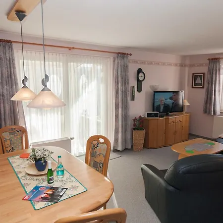 Haus Schumacher, Eg